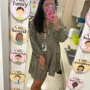 Spotted V neck Button Down 3/4 Sleeve Dress